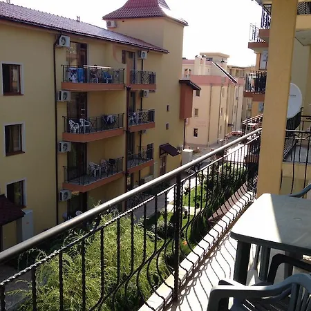 Orange 2 Apartment *